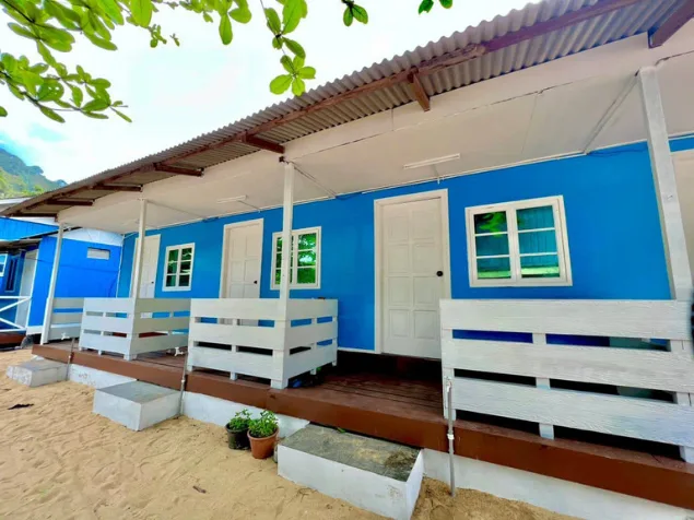 Khafii Long Beach Chalet
