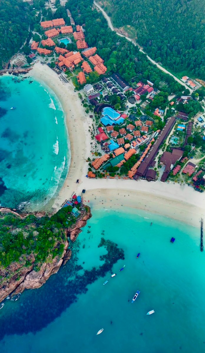Suasana laut yang tenang